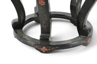 CHINE XXème. Tabouret ou sellette en bois sculpté laqué noir… (photo 3)