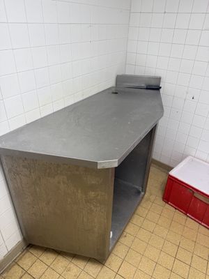 Comptoir en inox Etagère métallique à quatre niveaux