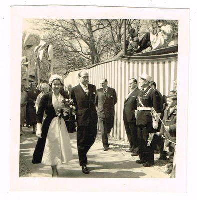 REINE ELISABETH II / Ensemble de 4 photographies originales …