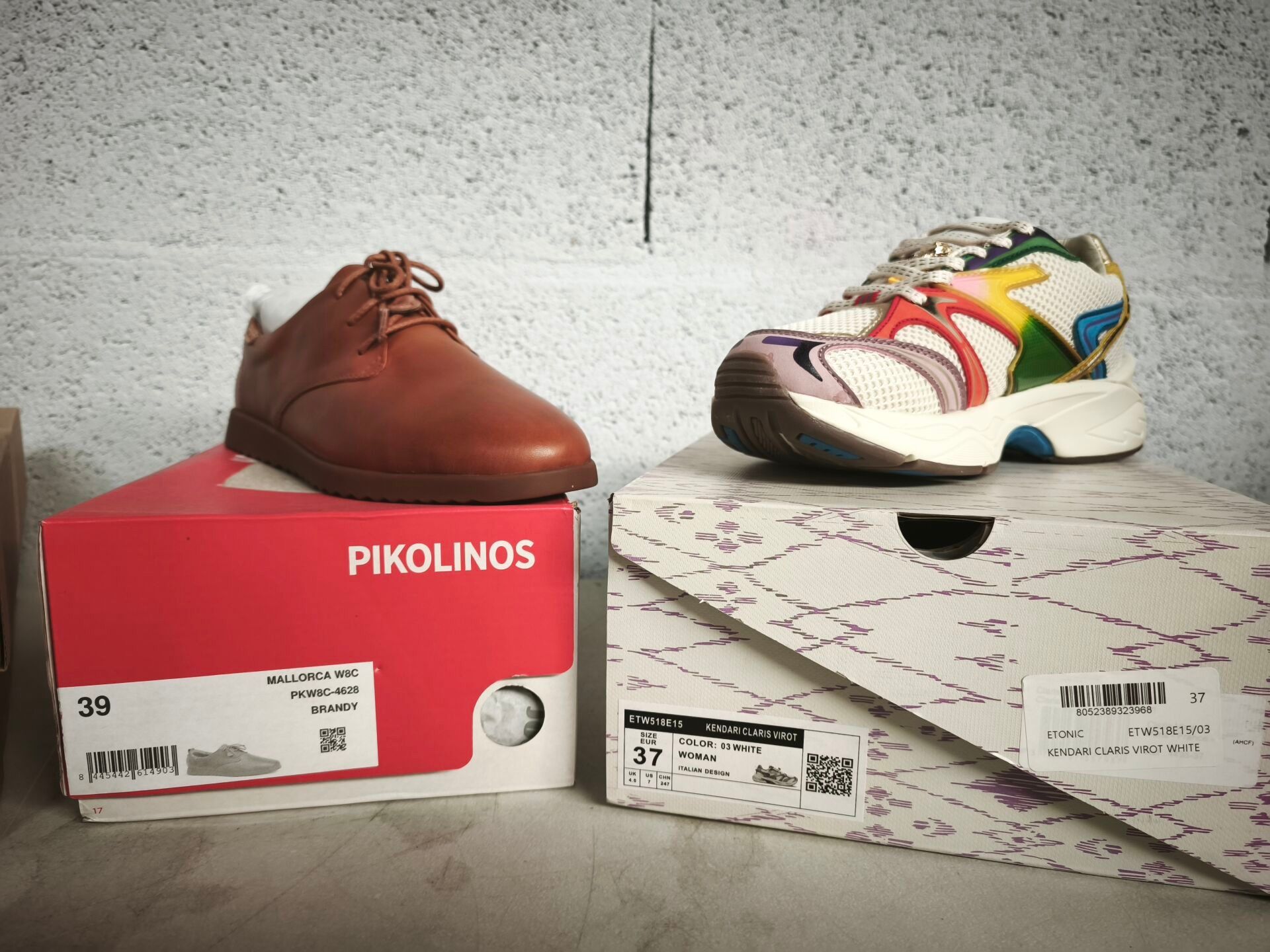 6 paires de chaussures femmes de marques ETONIC, PIKOLINOS, QSDD, UGG et WOJAS Mod. Mallorca, Tazz II et Kendari Clar...