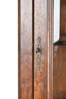 BIBLIOTHEQUE anciennement armoire à glace en placage de loup… (photo 5)