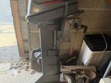 un petit moteur qui se trouve dans une boîte