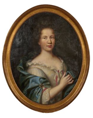 portrait d'une dame en robe bleue tenant un éventail