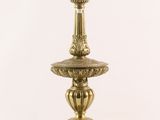 an image of a lamp that is on top of a table