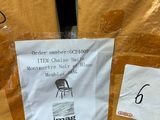 de nombreux sachets de fromage exposés dans le magasin
