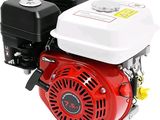le petit moteur est rouge et blanc sur fond blanc