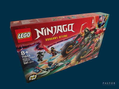 une boîte contenant un ensemble Lego Ninja, sur fond bleu