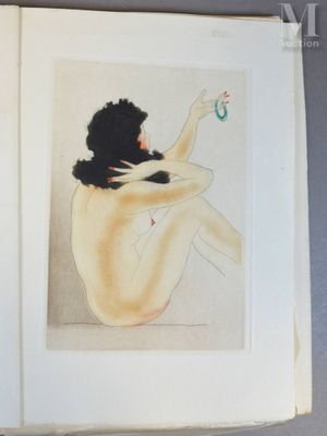 un dessin représentant une femme assise par terre