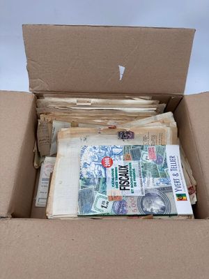 FISCAUX / "vieux" papiers. Énorme lot de documents divers: F…