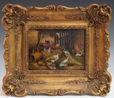 un tableau représentant des poulets dans une grange, avec un cadre en bois