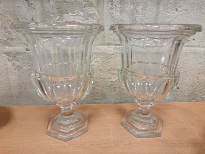 Paire de cache pot sur piédouche en cristal, dans le goût de…