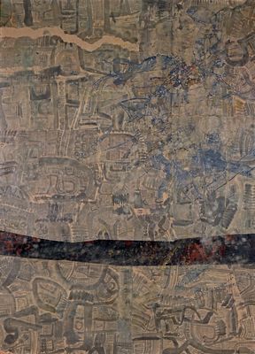 une grande peinture accrochée au mur d'un immeuble