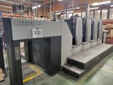 l'image d'une machine installée dans un entrepôt