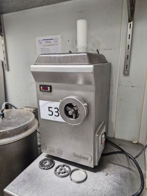 a machine that is sitting on a table in a room