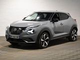Le SUV Nissan Juke est garé dans un garage