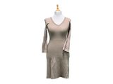 robe sur un mannequin, sur fond blanc