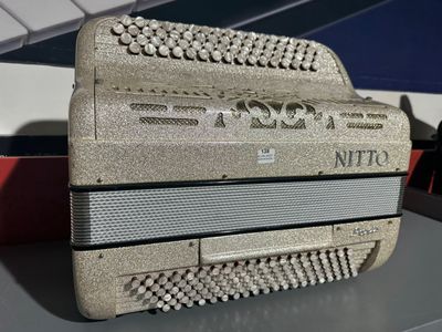 Accordéon d'occasion NITTO basse 120. - Photo 1