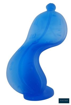 un gros plan d'un objet en plastique bleu sur fond blanc