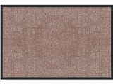 un paillasson marron avec une bordure noire sur fond blanc
