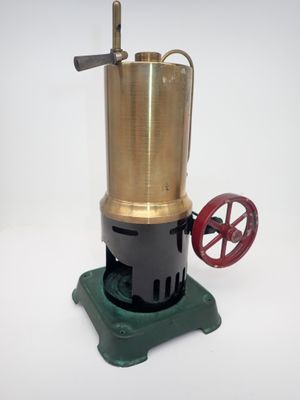 une petite machine posée sur une table