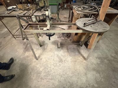 Support de travail en métal