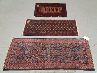 Lot de 3 tapis. Dim. max. 150 x 66 cm. - Photo 1