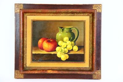 une photo d'un tableau représentant des raisins et une cruche