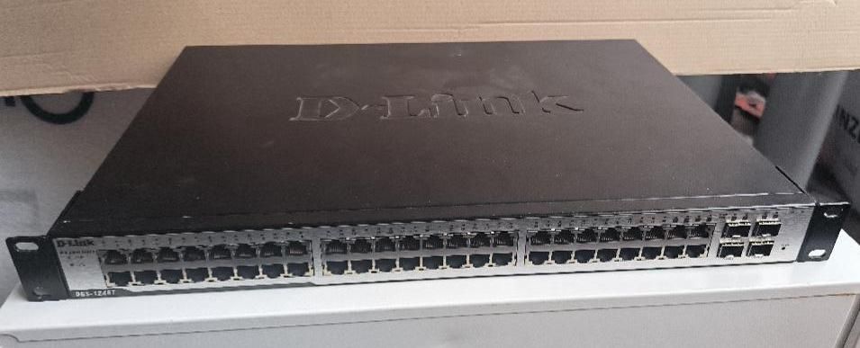 Switch réseau manageable de marque D-LINK, modèle DGS-1248T,…