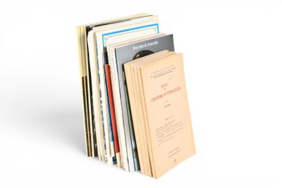 une pile de livres superposés