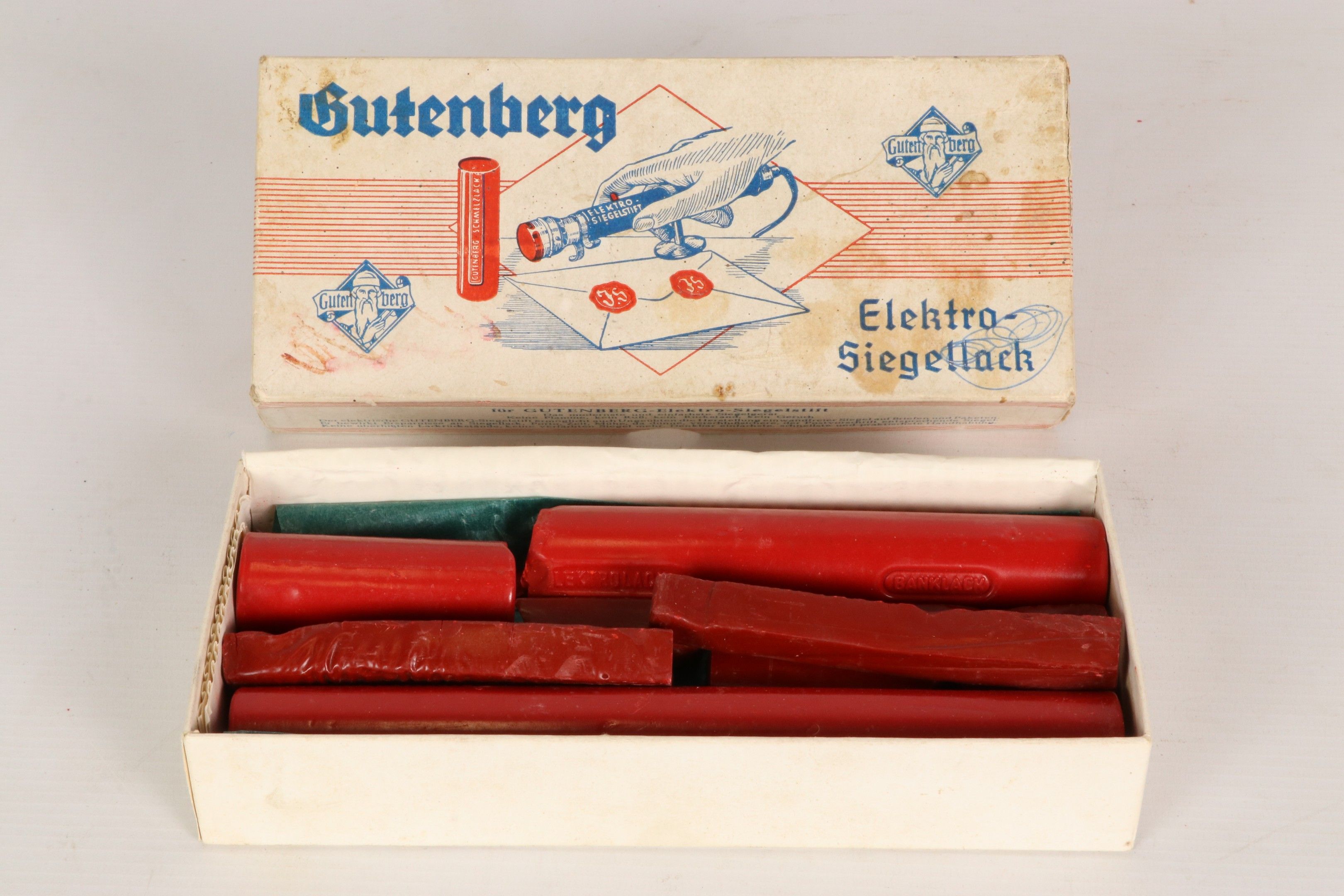 Objets d'art & Curiosités