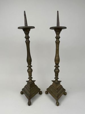 paire de chandeliers anciens en laiton