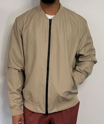 Lot à retirer à Décines-Charpieu (69150) ou expédition possi…