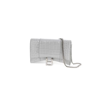 Pochette en cuir gris à motif croco, avec bandoulière en chaîne