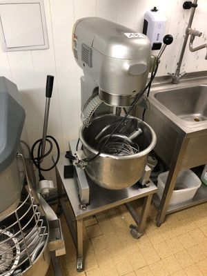 Batteur mélangeur Dito Sama B20 sur table - Photo 1