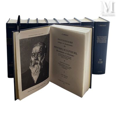 un grand nombre de livres empilés les uns sur les autres