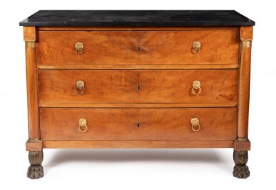 COMMODE de forme droite en placage d'acajou, les montant en demi-colon - Photo 1