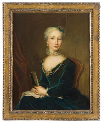 un tableau représentant une femme en robe bleue tenant une plume