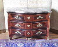 COMMODE en placage de bois de violette et de palissandre, la…
