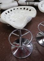 Paire de tabourets, modèle "faucheuse", d'après Fermigier, h… (photo 2)