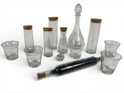 LOT DÉCORATIF MODERNE, dont : "La Méditerranée" Quatre bocau…