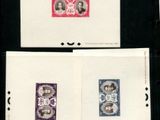 trois types de timbres différents sont présentés dans un cadre noir