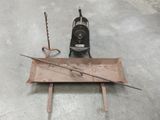 a small machine that is sitting on the floor