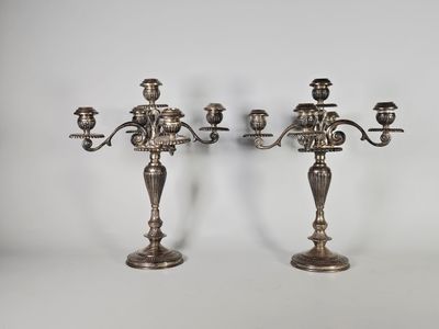 paire de chandeliers plaqués argent