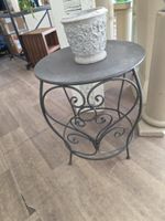Une table basse métal