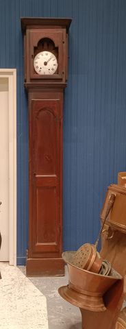 Pendule de parquet, mouvement émaillé. H : 260. (Manque balancier