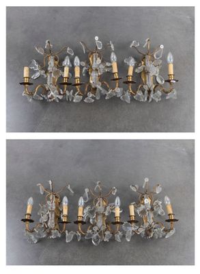 two pictures of a chandelier with four lights on each of them