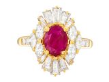 une bague à rubis et diamants