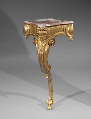 Console d'applique d'angle en bois et stuc doré à décor d'im… - Photo 1