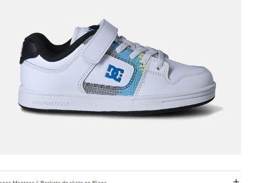 Ces chaussures sont blanches et bleues, avec des touches de noir.