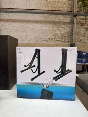 Un support de guitare en A. État neuf Accessoires et élément…
